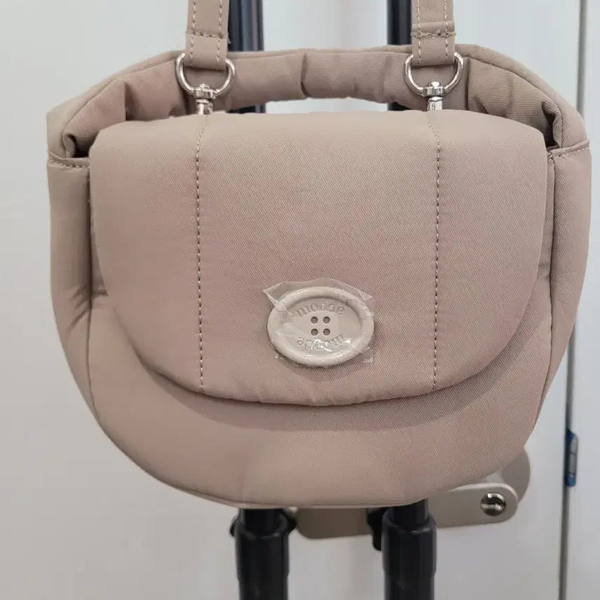 [BUNJANG] Mongde Monde Classic Button Padded Mini Crossbody Bag / 몽드몽드 클래식 버튼 패딩 미니 크로스백 새제품