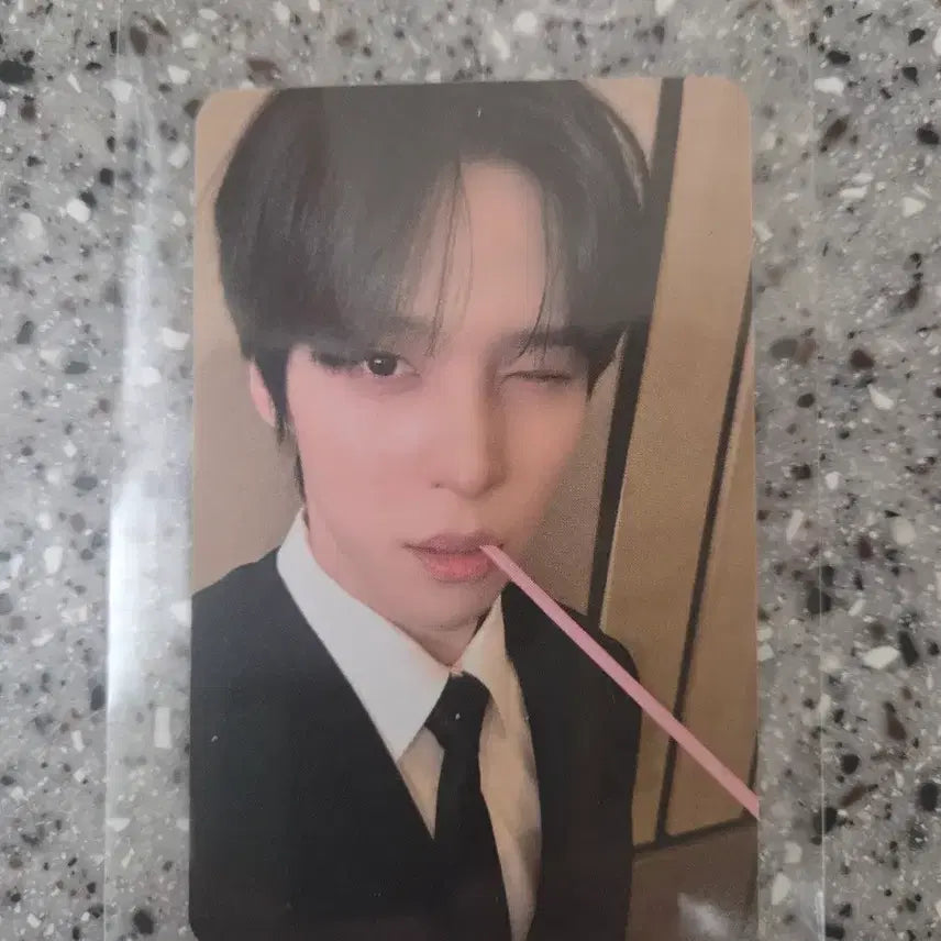 에이티즈 윤호 애플뮤직 카페 포카 신총