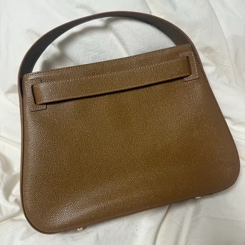 [BUNJANG] Diobten Tilt Bag - Camel M Crossbody Bag / 디옵튼 틸트백-카멜M