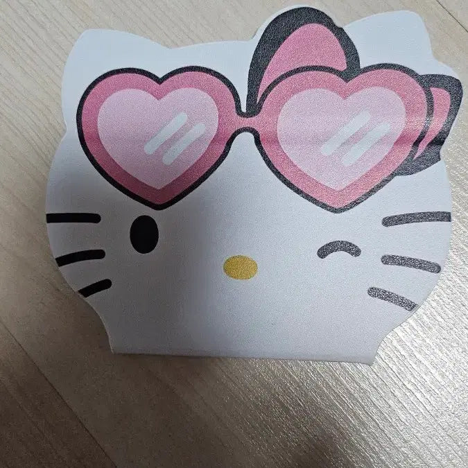 [BUNJANG] Hello Kitty Heart Sunglasses Mirror / 헬로키티 하트 선글라스 거울