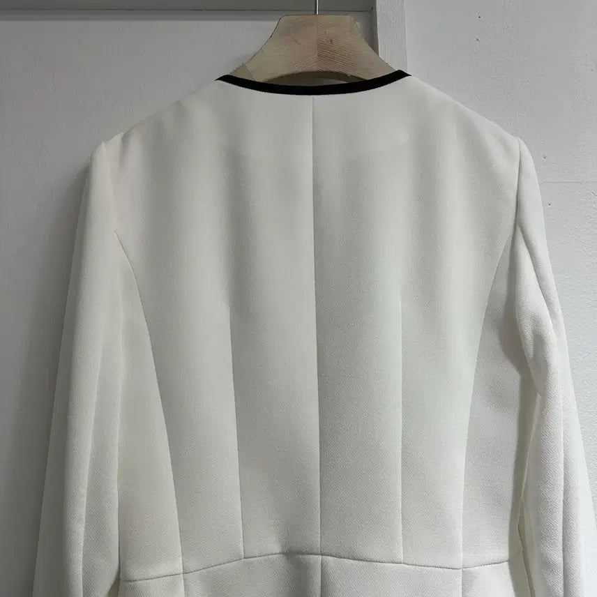[BUNJANG] MojoSphin Women's No Collar Color Block Jacket / 무료배송 모조에스핀 노카라 라인 배색 자켓 여성 55