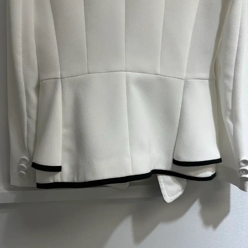 [BUNJANG] MojoSphin Women's No Collar Color Block Jacket / 무료배송 모조에스핀 노카라 라인 배색 자켓 여성 55