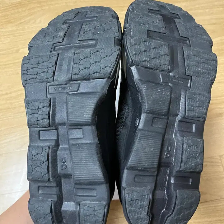 [BUNJANG] On-Running Papyrus Hyper Black 275 / [275] 온러닝 파프 하이퍼 블랙