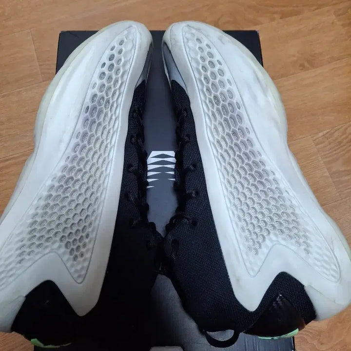 [BUNJANG] Adidas AE1 Mid Cloud White Shoes / 아디다스 농구화 ae1 mid 255