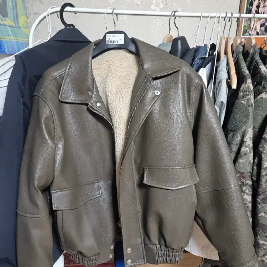 [BUNJANG] Lafarge Store Moustache Brown M Size / 라퍼지 스토어 무스탕 M