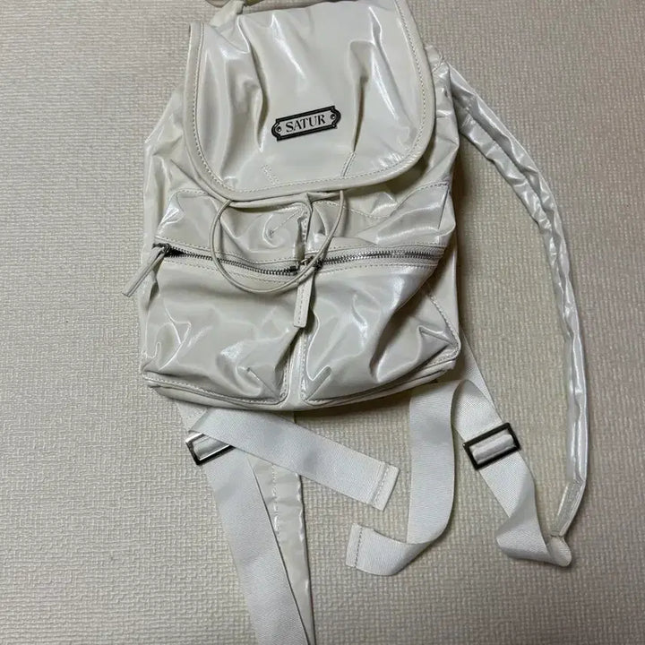 [SOLD OUT] [세터] 드로스트링 미니 백팩 크림