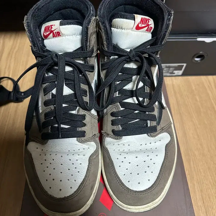 [BUNJANG] Nike Travis Scott Mocha High 275 / 조던1 트래비스 스캇 모카 하이 275 나코탭