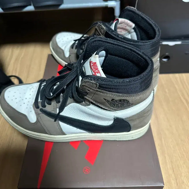 [BUNJANG] Nike Travis Scott Mocha High 275 / 조던1 트래비스 스캇 모카 하이 275 나코탭