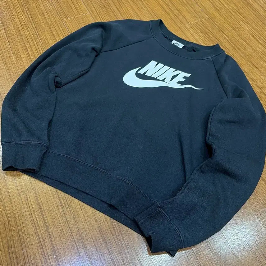 [SOLD OUT] 나이키 블랙 맨투맨