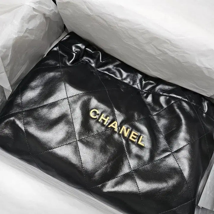 [BUNJANG] Chanel 22 Bag New Size / 24C 샤넬 22백 뉴사이즈 금장