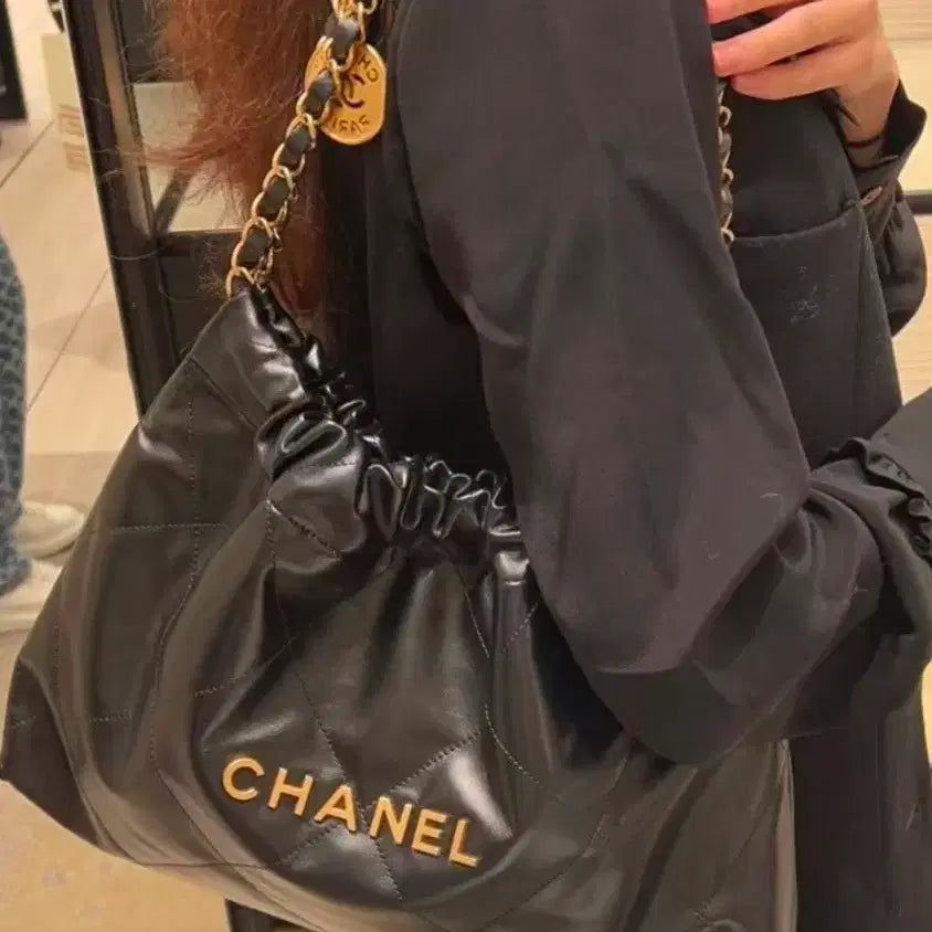 [BUNJANG] Chanel 22 Bag New Size / 24C 샤넬 22백 뉴사이즈 금장