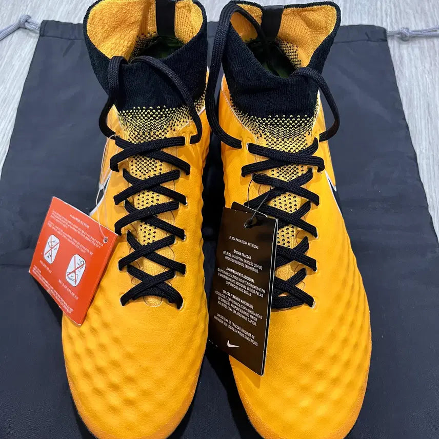 [SOLD OUT] (새상품) 나이키 마지스타 AG-pro [250] 축구화