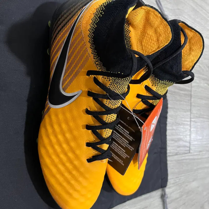 [SOLD OUT] (새상품) 나이키 마지스타 AG-pro [250] 축구화