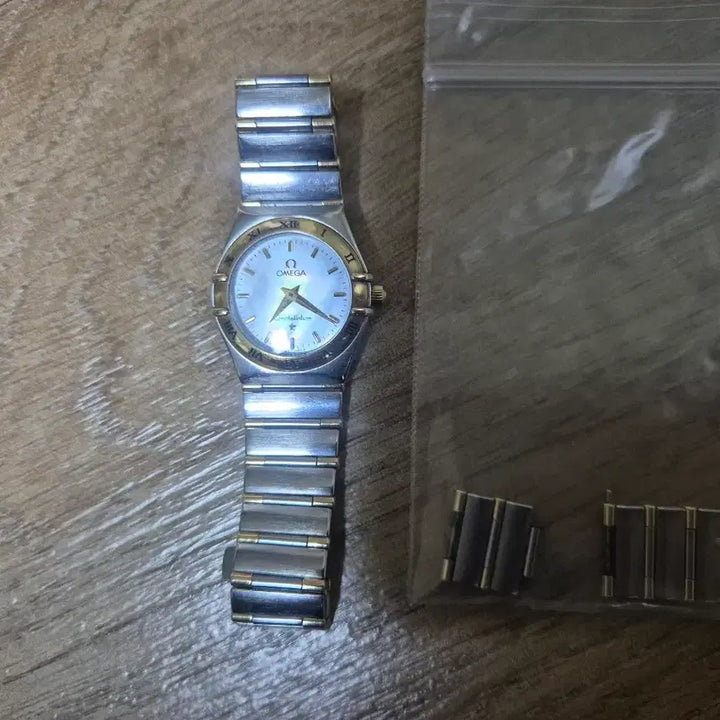 [BUNJANG] Omega Constellation Combi Half-Bar Watch / 인하 여성용 오메가 컨스틸레이션 콤비 자개다이얼 판매합니다.