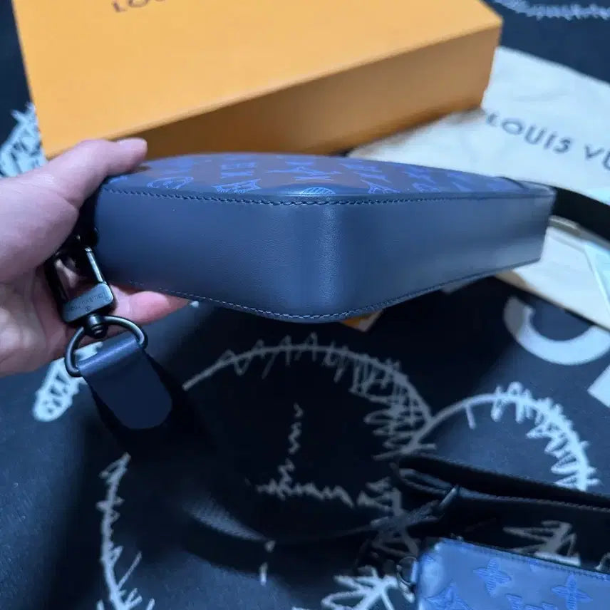 [BUNJANG] Louis Vuitton Monogram Shadow Duo Messenger Bag Blue / 루이비통 모노그램 쉐도우 듀오 메신저백 블루