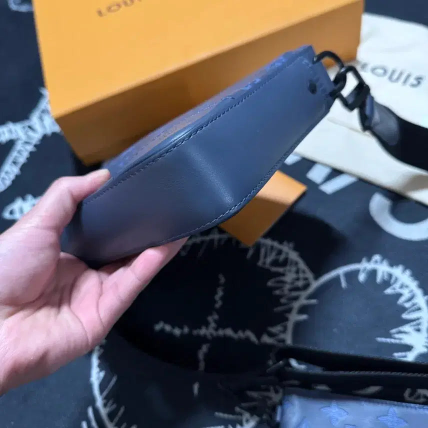 [BUNJANG] Louis Vuitton Monogram Shadow Duo Messenger Bag Blue / 루이비통 모노그램 쉐도우 듀오 메신저백 블루