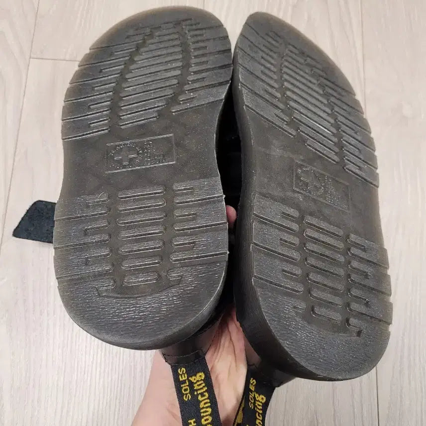 [BUNJANG] Dr. Martens Fisherman Sandals Black UK6 / 닥터마틴 피셔맨 샌들 블랙 UK6