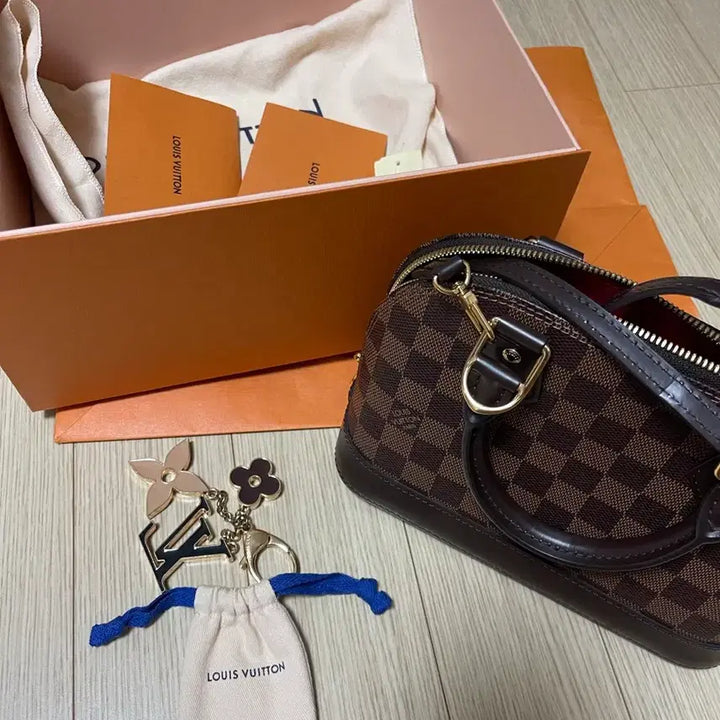 [BUNJANG] Louis Vuitton Alma BB Damier Handbag / 정품 루이비통 알마bb 다미에 풀박