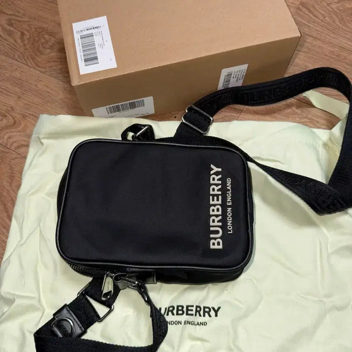 [BUNJANG] Burberry Crossbody Bag / 버버리 크로스백