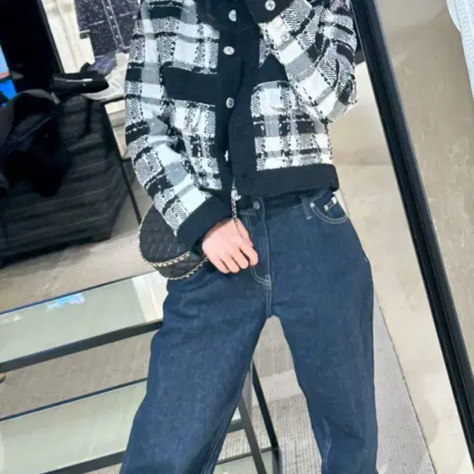 [BUNJANG] Black Chanel Half-Moon Bag (Jennie Worn) / 샤넬 반달백 블랙 (제니착용)