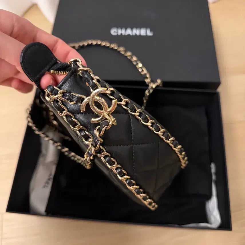 [BUNJANG] Black Chanel Half-Moon Bag (Jennie Worn) / 샤넬 반달백 블랙 (제니착용)
