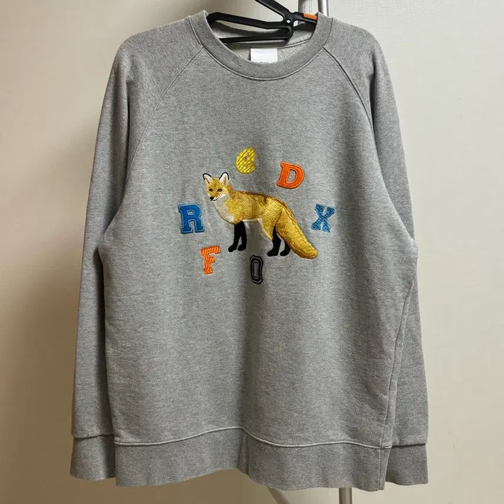 [BUNJANG] Cliff Wear REDFOX Embroidered Sweatshirt / 클리프웨어 REDFOX 자수 맨투맨