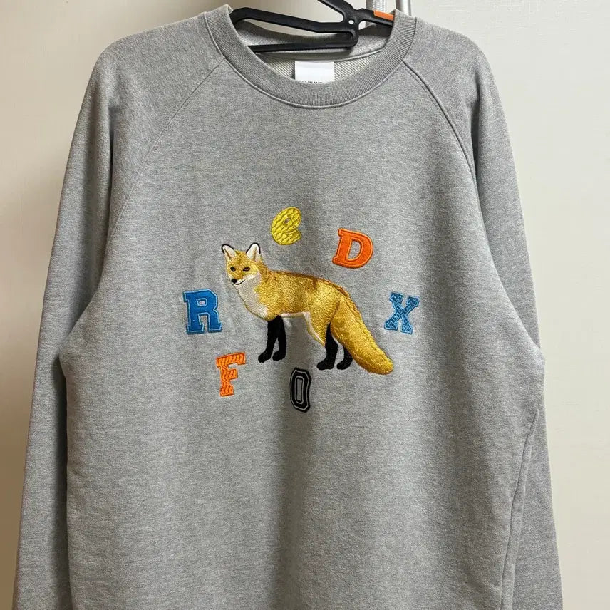 [BUNJANG] Cliff Wear REDFOX Embroidered Sweatshirt / 클리프웨어 REDFOX 자수 맨투맨