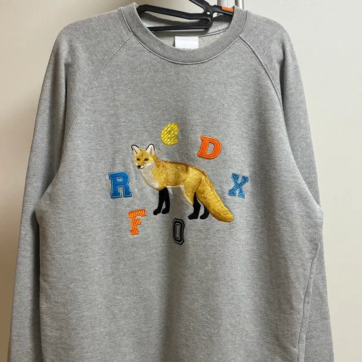 [BUNJANG] Cliff Wear REDFOX Embroidered Sweatshirt / 클리프웨어 REDFOX 자수 맨투맨