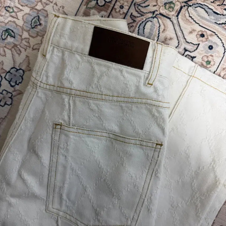 [SOLD OUT] Seocookie 서쿠키 화이트 체크 와이드 진 s