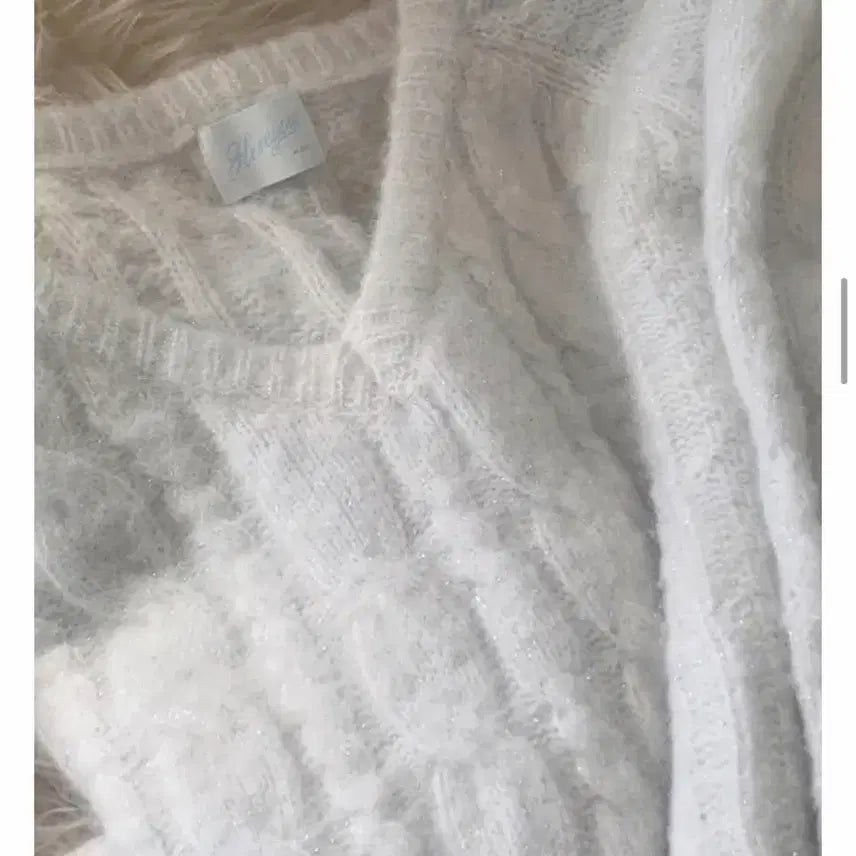 [BUNJANG] Ornament Cable Knit Silver Thread Knit / 유리에 오너먼트 케이블니트 은사니트