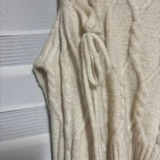 [BUNJANG] Wardrobe Collection: Off-Shoulder Knit & Melon Shirt / 옷장 정리 옷정리 옷 모음 셔츠 니트 가디건