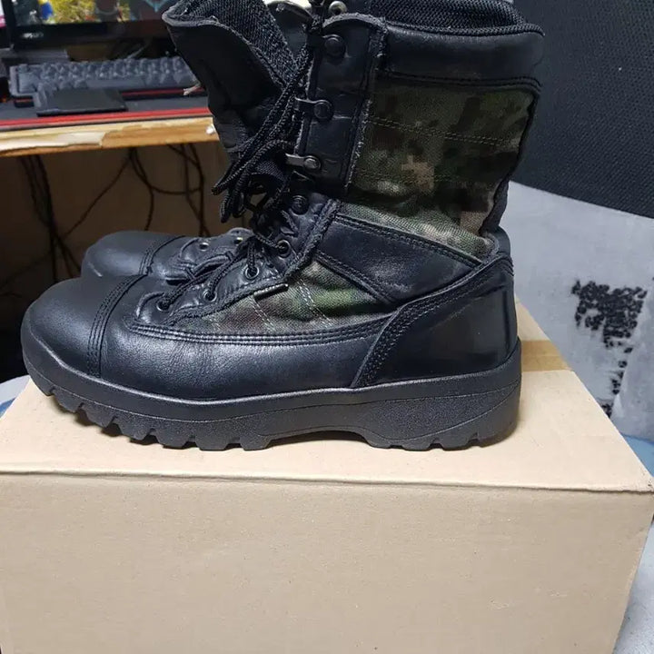 [BUNJANG] Treksta Black Hiking Boots 255M / 트렉스타 검정색 등산 전투화 워킹화 군화 255M 판매