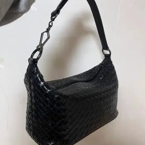 [BUNJANG] Black Woven Hobo Bag / 위빙 블랙 호보백 가방