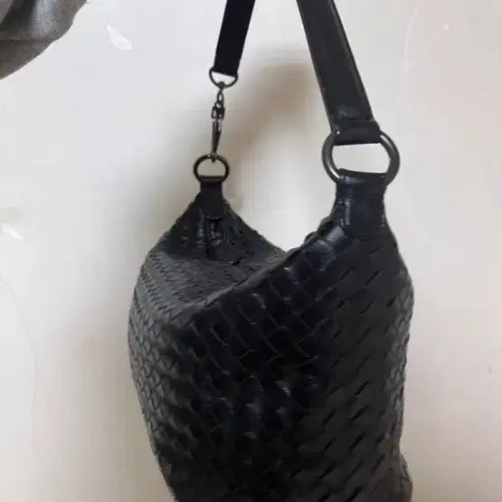 [BUNJANG] Black Woven Hobo Bag / 위빙 블랙 호보백 가방