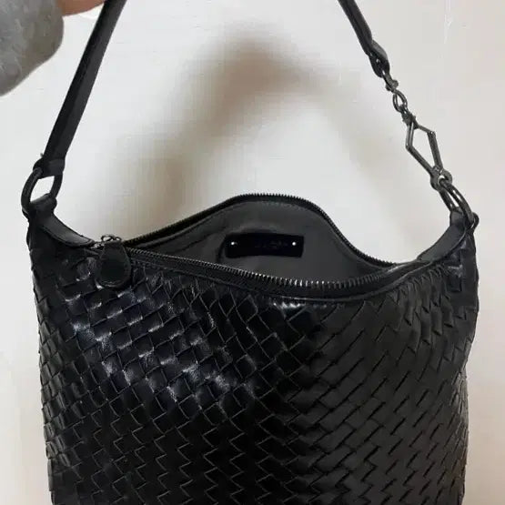 [BUNJANG] Black Woven Hobo Bag / 위빙 블랙 호보백 가방