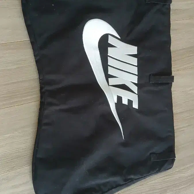 [BUNJANG] Nike Dust Bag / 나이키 블랙 더스트백  피마원 바지는없습니다