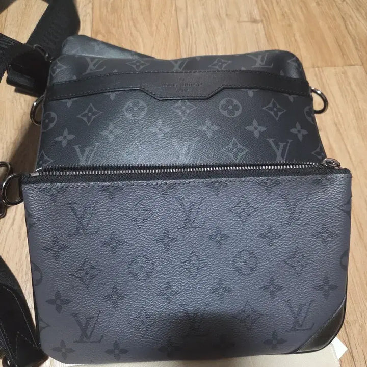 [BUNJANG] Louis Vuitton Trio Messenger Bag / 루이비통 트리오 메신저백