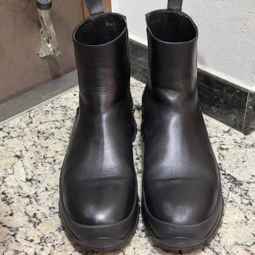 [BUNJANG] In Silence Runner Boots 43 / 인사일런스/러너 부츠/43