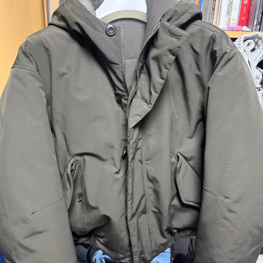 [BUNJANG] Courts Button Duck Flight Bomber Padded Jacket M / 쿠어 버튼 덕 플라이트 봄버 패딩 M