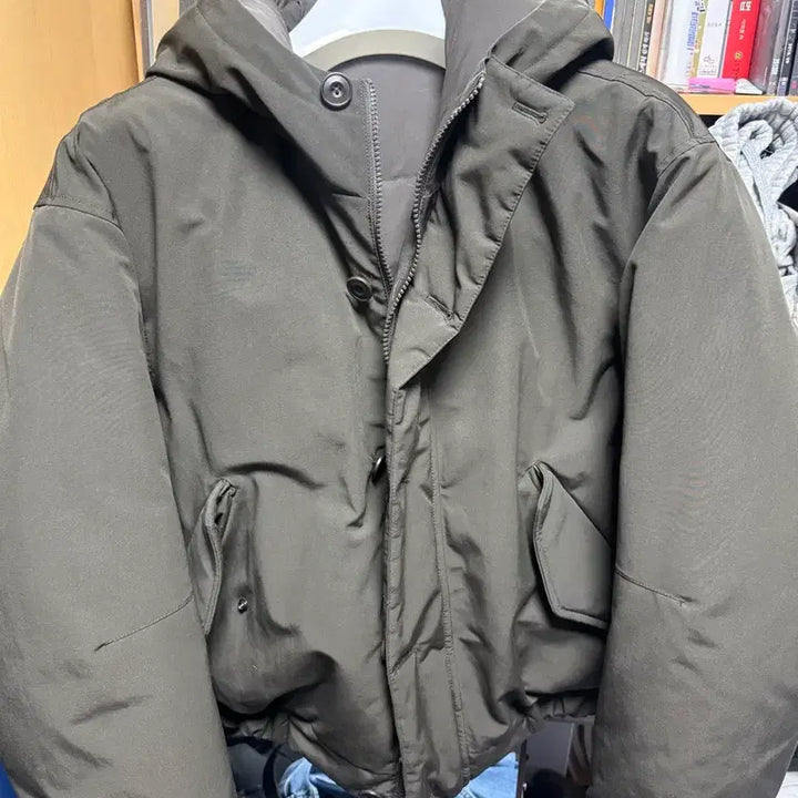 [BUNJANG] Courts Button Duck Flight Bomber Padded Jacket M / 쿠어 버튼 덕 플라이트 봄버 패딩 M