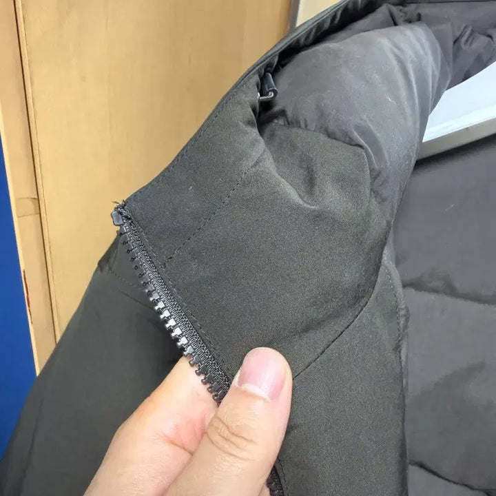 [BUNJANG] Courts Button Duck Flight Bomber Padded Jacket M / 쿠어 버튼 덕 플라이트 봄버 패딩 M