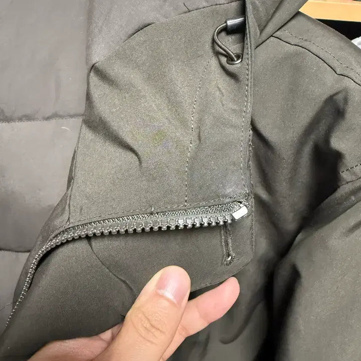 [BUNJANG] Courts Button Duck Flight Bomber Padded Jacket M / 쿠어 버튼 덕 플라이트 봄버 패딩 M