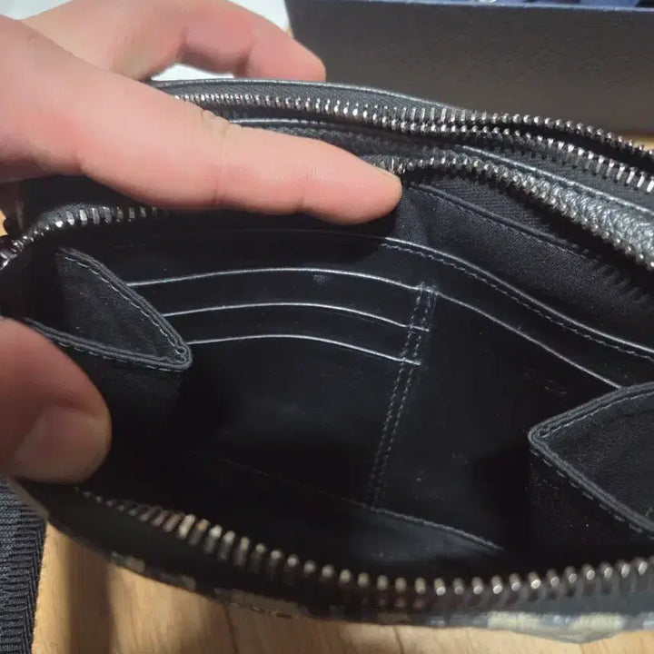 [BUNJANG] Dior Strap Pouch / 디올 스트랩 파우치