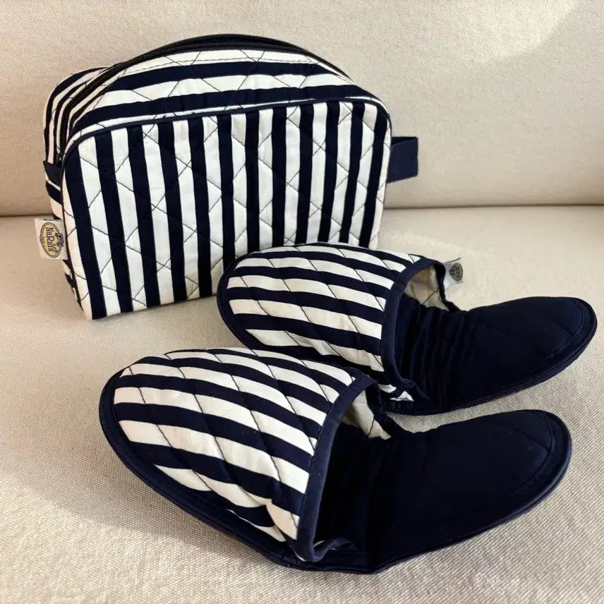 [BUNJANG] Naraya Stripe Pouch & Slipper Set / 나라야 스트라이프 파우치 & 슬리퍼 세트
