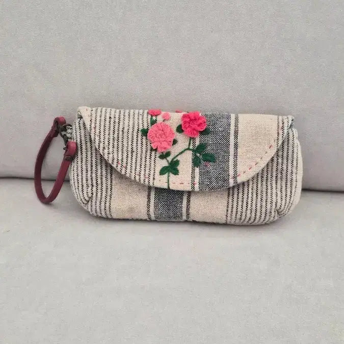 [BUNJANG] Stripe Embroidered Clutch Bag / 스트라이프 꽃자수 클러치백
