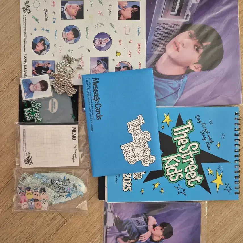 스트레이키즈 시즌그리팅 팔아요