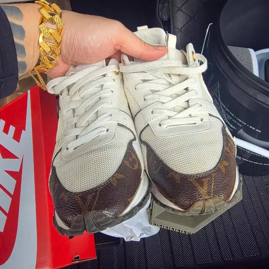 [BUNJANG] Louis Vuitton Run Away Sneakers / 루이비통런어웨이스니커즈