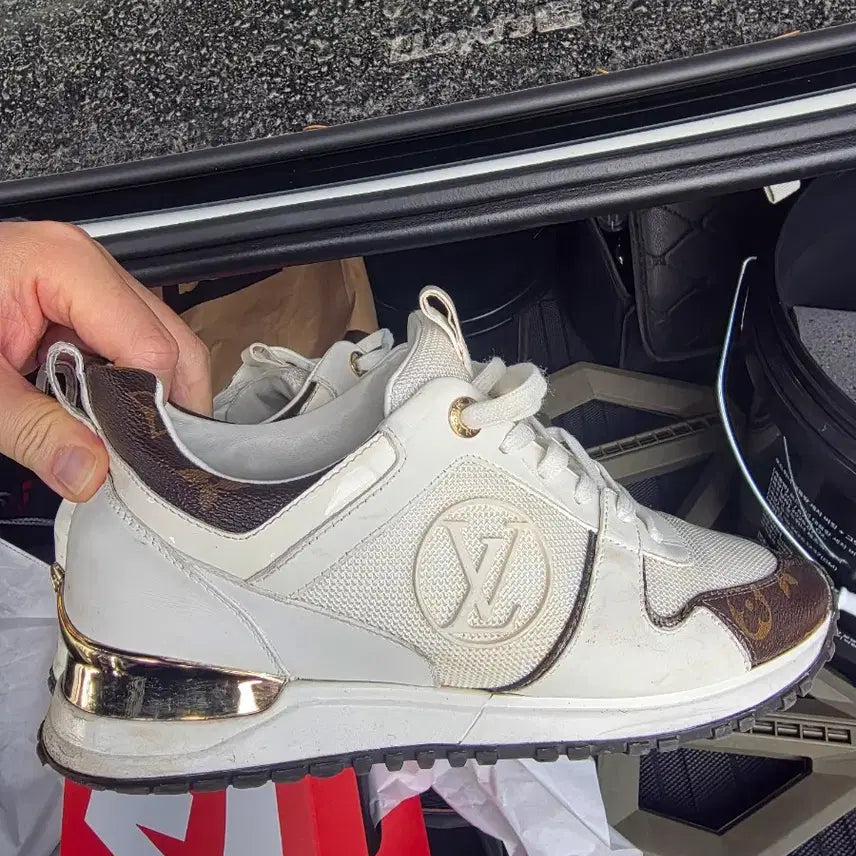 [BUNJANG] Louis Vuitton Run Away Sneakers / 루이비통런어웨이스니커즈
