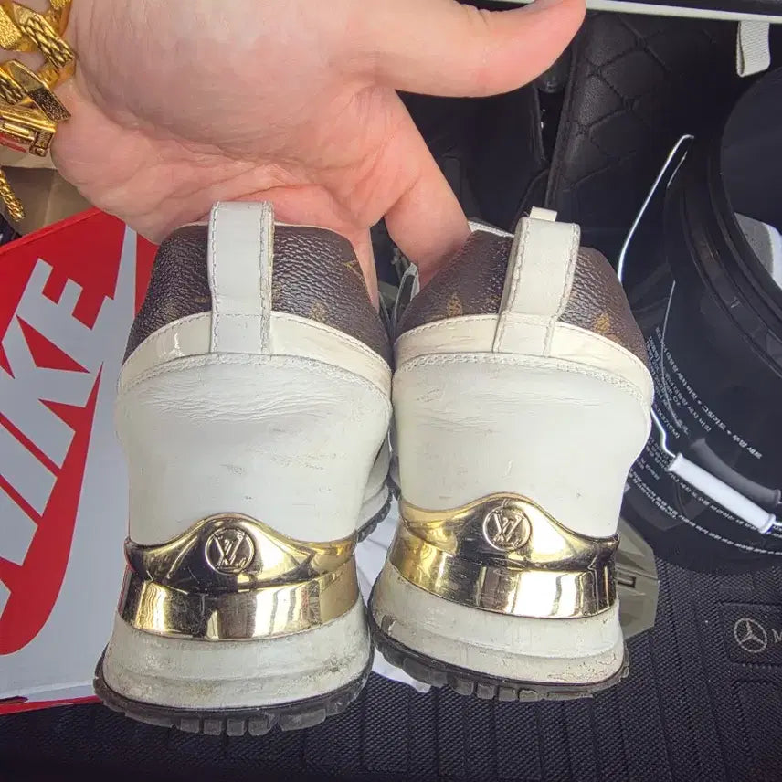 [BUNJANG] Louis Vuitton Run Away Sneakers / 루이비통런어웨이스니커즈