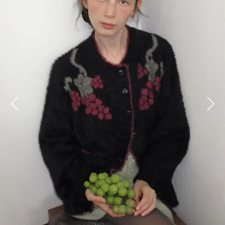 [SOLD OUT] 시눈sinoon핸드메이드 그레이프 포도 헤어리가디건 블랙 빈티지모리걸